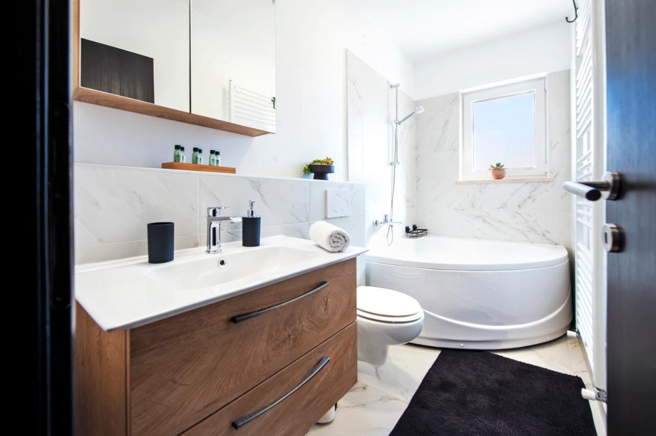 Apartment Miral Rovinjsko Selo Eksteriør billede